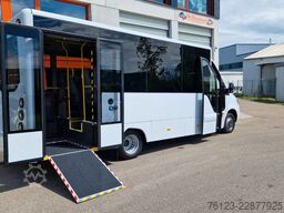 MERCEDES-BENZ Heckniederflur Sprinter 517 / 4 er Bestuhlung