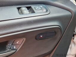MERCEDES-BENZ Heckniederflur Sprinter 517 / 4 er Bestuhlung