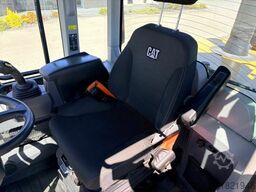 CATERPILLAR 930M Radlader mit Schaufel 2.090 BTH