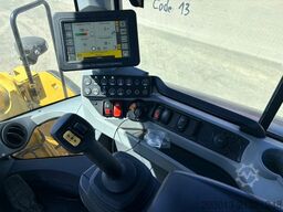 CATERPILLAR 930M Radlader mit Schaufel 2.090 BTH