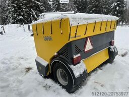 Vama salt/sand spreader. Lightly used!