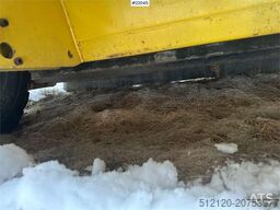 Vama salt/sand spreader. Lightly used!