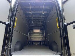 VOLKSWAGEN Crafter 35 L4H3 AHK RFK oh. Schäden
