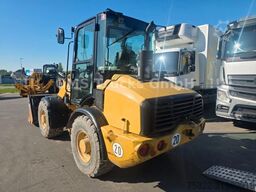 CATERPILLAR 907 H / SW + Schaufel / Motorschaden
