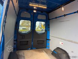 MERCEDES-BENZ Sprinter 319 CDI V6 Automatik Klima LED AHK