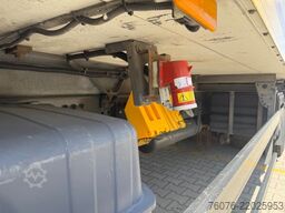 MERCEDES-BENZ 2540 LL 6x2/4 Kühlkoffer 8.2m LBW 2,5t  Carrier