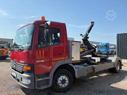 Mercedes-Benz Atego 1218 + HYVALIFT HAAKARM SYSTEEM + MANUAL