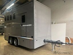 TT XL 3-4 Pferde Wohnung, Dusche