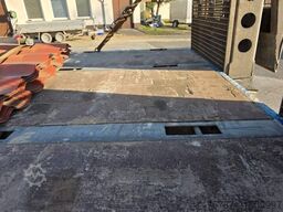 MAN 26.400 TGX mit Baustoffplateau, geteilte Rampen