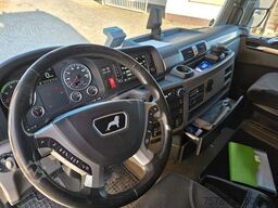 MAN 26.400 TGX mit Baustoffplateau, geteilte Rampen