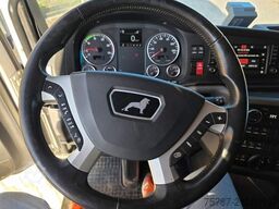 MAN 26.400 TGX mit Baustoffplateau, geteilte Rampen