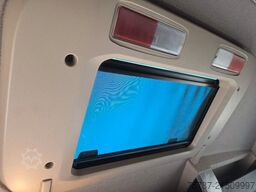 MAN 26.400 TGX mit Baustoffplateau, geteilte Rampen