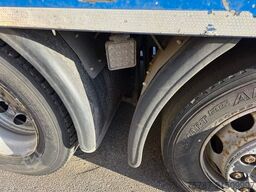 MAN 26.400 TGX mit Baustoffplateau, geteilte Rampen