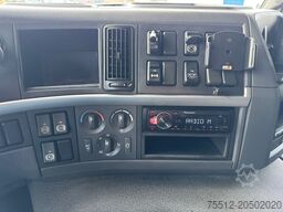 Volvo FM 330 / I-Shift / Euro 5 / TUV: 6-2025 / NL Truck