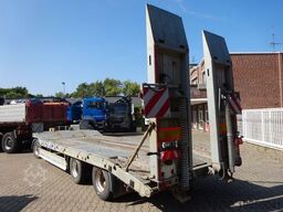 MÖSLEIN Tieflader Anhänger mit 3 Achsen und Rampen