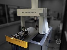 Mitutoyo Crysta-APEX S7106