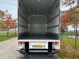 Pacton PACTON GESLOTEN AANHANGER MET LAADKLEP