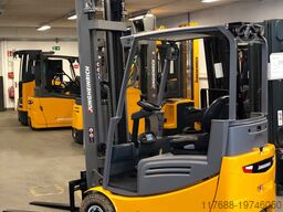 Jungheinrich EFG 218k - Service Neu - Batterie 95% - Triplex