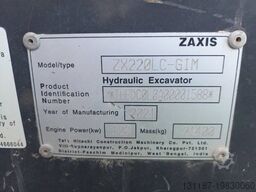 Hitachi ZX220LC (Abu Dhabi)