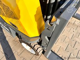 Combilift CB3000 / FREE LIFT / NEW TIRES /LIKE NEW