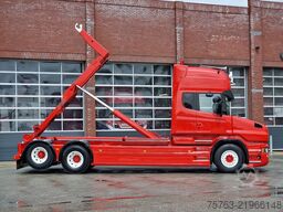 Scania T520 V8 6x2 - AJK Hooklift - New BUFFL interior...