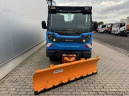 MULTICAR FUMO CARRIER 4x4 mit Schneeschild + Silostreuer