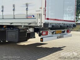 Schmitz Cargobull Curtainsider Mega