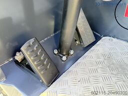 Combilift C3000CB GAS TRIPLEX 4900 FREE-LIFT