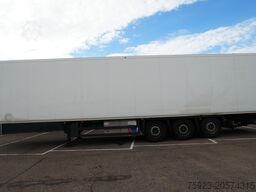 Schmitz Cargobull 3 AXLE FRIGO TRAILER
