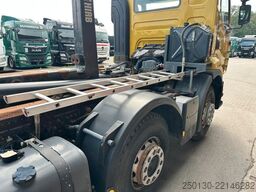 RENAULT Premium Lander 460.32 8x4 BB HIAB XR26S Hooklift