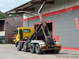 RENAULT Premium Lander 460.32 8x4 BB HIAB XR26S Hooklift