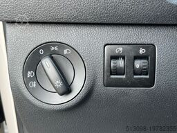 VOLKSWAGEN CADDY MAXI REGALS. TEMP. 4MOTION DACHTRÄ. KLIMA
