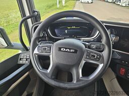 DAF XG 480 Spoilers, skylights