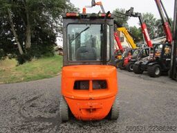 Doosan D25S-5 -Triplex-Freihub 4,75m + Seitenschieber
