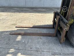 Mitsubishi FG40