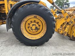 JCB 411