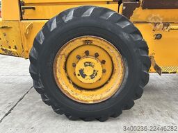 JCB 411