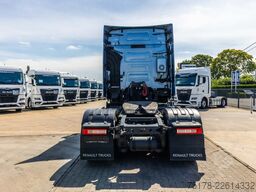 RENAULT T520