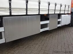 DAF CF 400 sliding roof