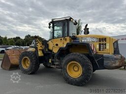 Komatsu WA320-5