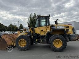 Komatsu WA320-5