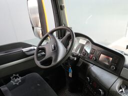 MAN TGS 49.440 10x8 tipper 486.300km