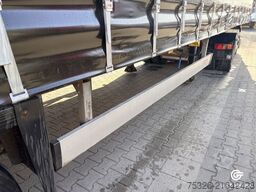SCHMITZ CARGOBULL Curtainsider Mega XL, lifting/sliding roof