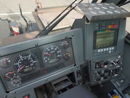 TADANO-FAUN GR-300EX WITH JIB 4X4X4 ROUGH TERRAIN CRANE