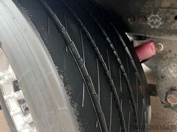 SCHMITZ CARGOBULL SKO 24 * CARRIER MAXIMA 1300 * LIFT * ROLLTOR