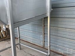 Industrial storage tanks