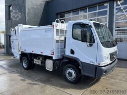 Mercedes-Benz Accelo 815  Accelo 815 4x2 Garbage Compactor