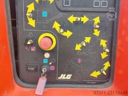 JLG 800AJ