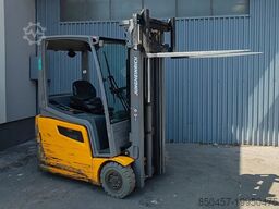 Jungheinrich EFG216 2021y/ 3.3m free lift/ 8096h