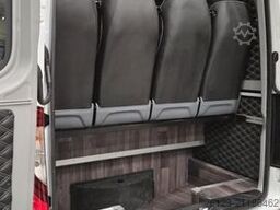 MERCEDES-BENZ 519  Allrad 4 x 4 Lagerfahrzeug Stock 20 Sitzer